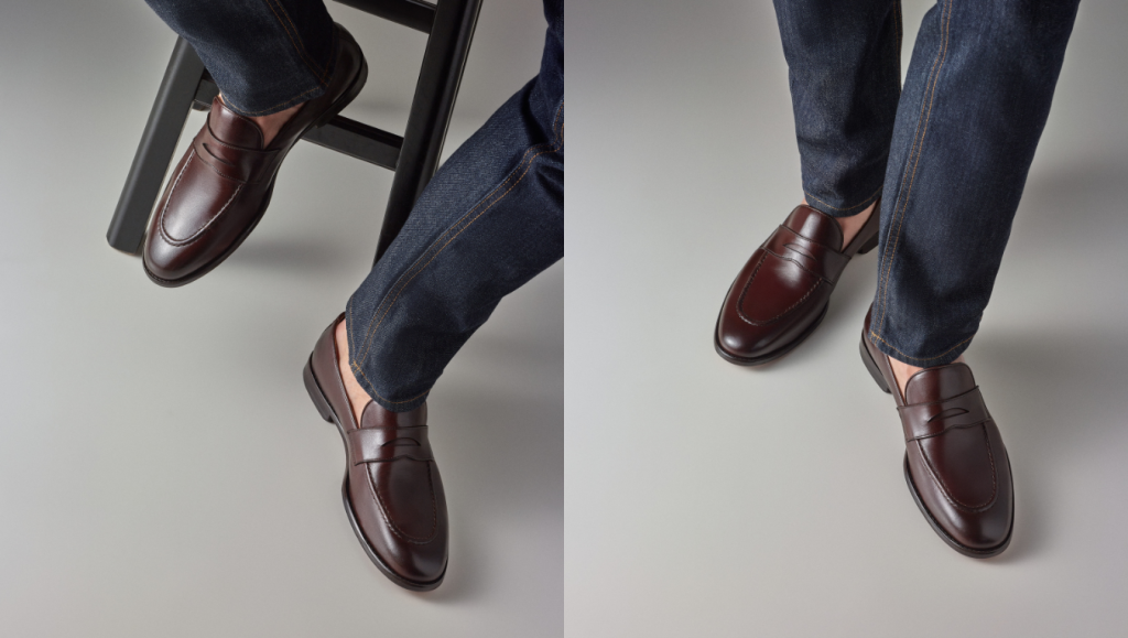 Jeans com barra de pouca quebra e Mocassim Cave Café, mostrado em pé e sentado.